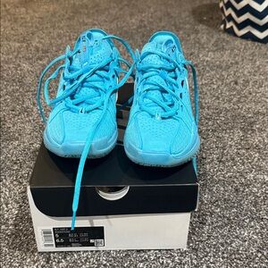 Women’s Nike Court shoes GT Cut 3 like new